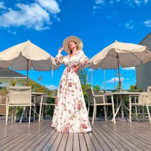 Mulher com vestido longo